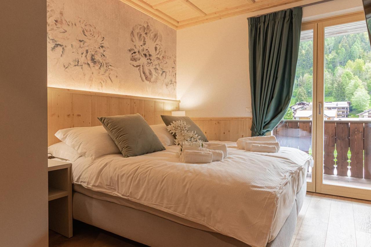 Suite Italy Pinzolo Due Giustino Bagian luar foto