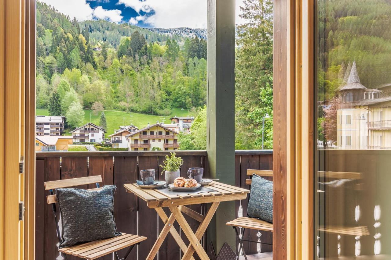 Suite Italy Pinzolo Due Giustino Bagian luar foto