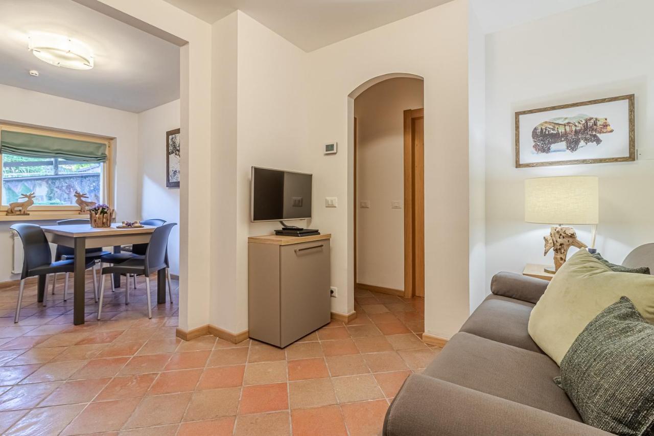 Suite Italy Pinzolo Due Giustino Bagian luar foto