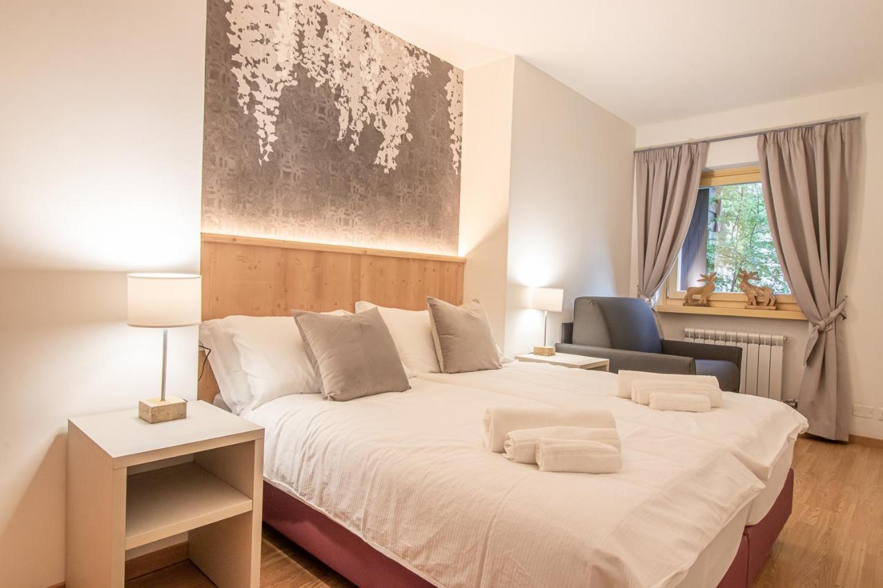 Suite Italy Pinzolo Due Giustino Bagian luar foto