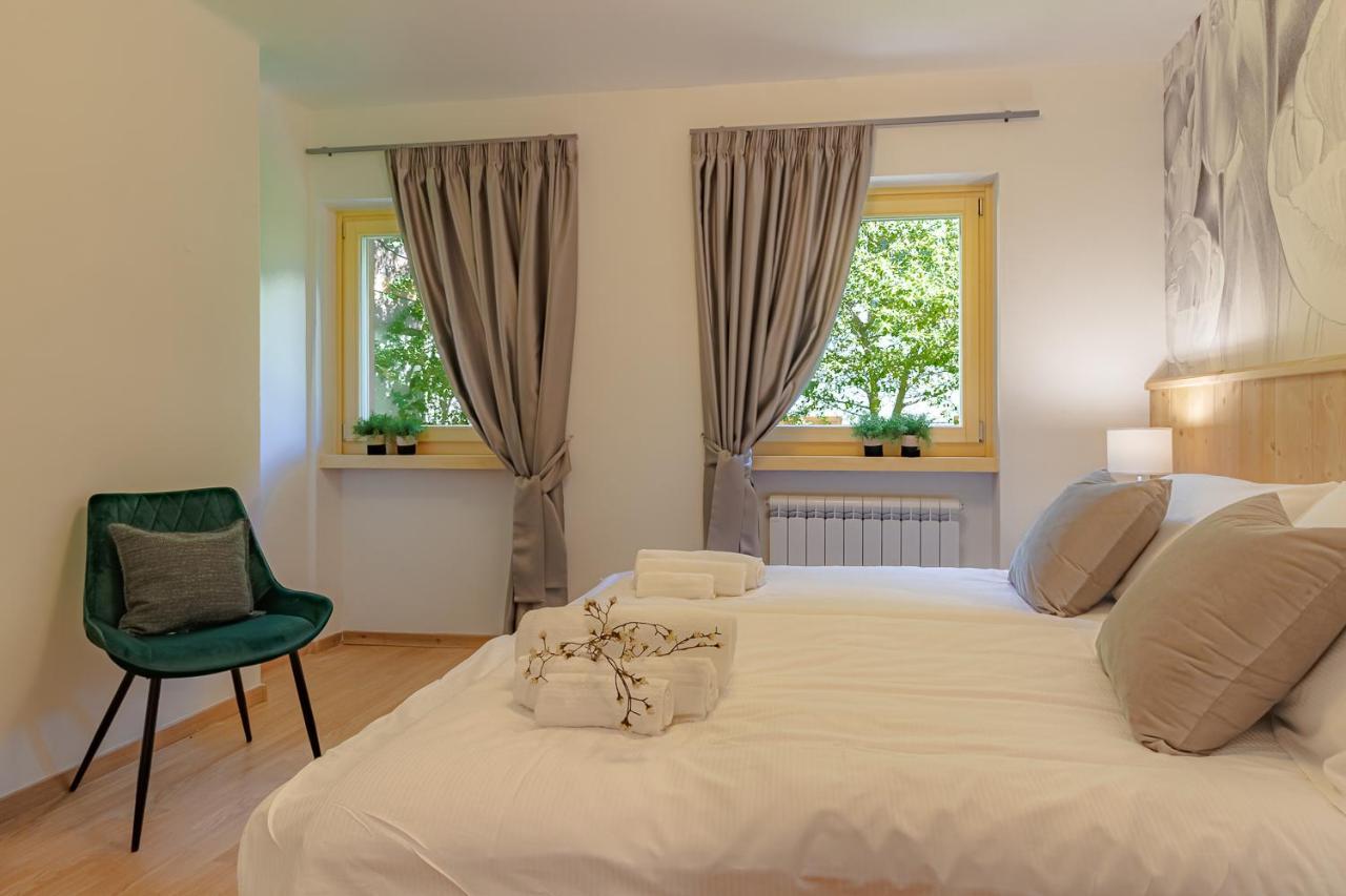 Suite Italy Pinzolo Due Giustino Bagian luar foto