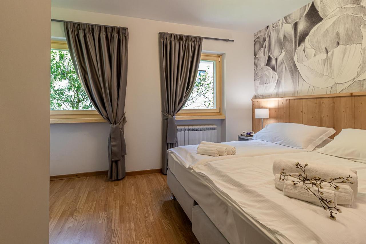 Suite Italy Pinzolo Due Giustino Bagian luar foto